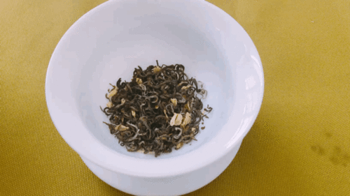花茶和花草茶是一类茶吗